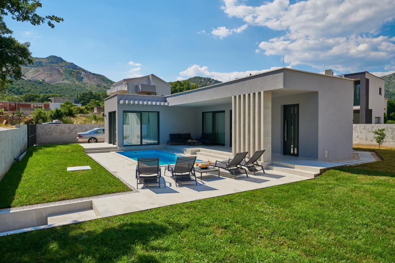 Villa Oasis - Your Luxury Home Away From Home Celopeci Екстериор снимка