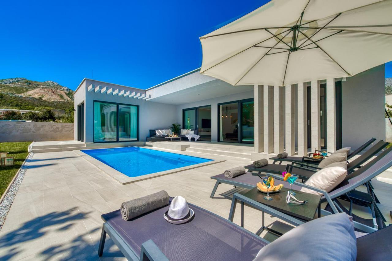Villa Oasis - Your Luxury Home Away From Home Celopeci Екстериор снимка