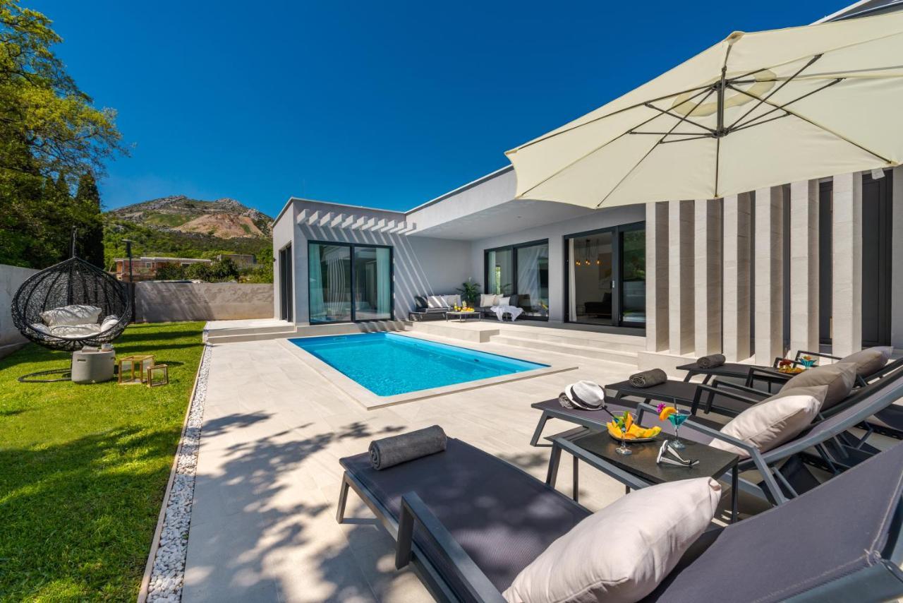 Villa Oasis - Your Luxury Home Away From Home Celopeci Екстериор снимка