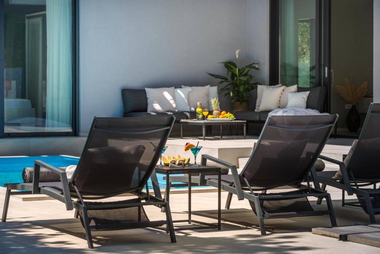 Villa Oasis - Your Luxury Home Away From Home Celopeci Екстериор снимка