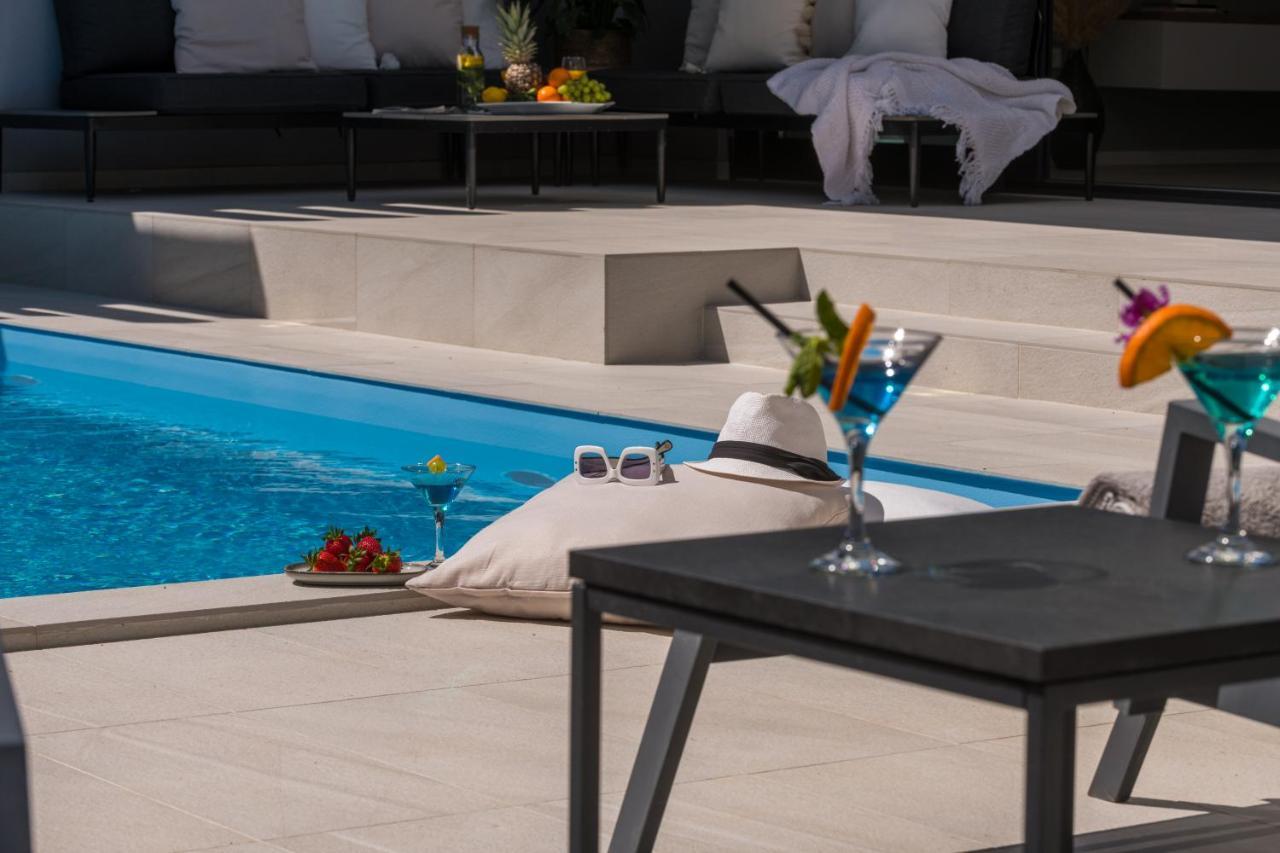 Villa Oasis - Your Luxury Home Away From Home Celopeci Екстериор снимка