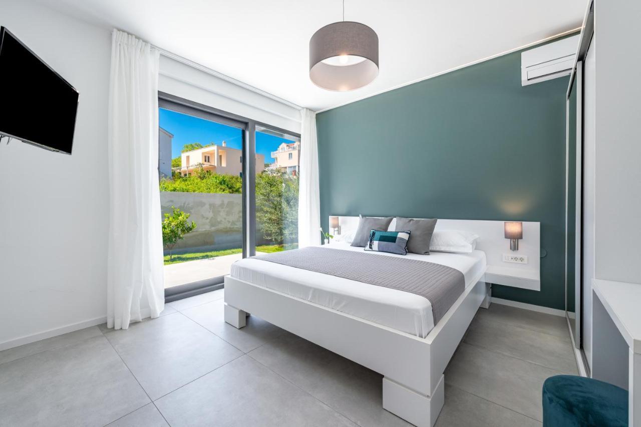 Villa Oasis - Your Luxury Home Away From Home Celopeci Екстериор снимка