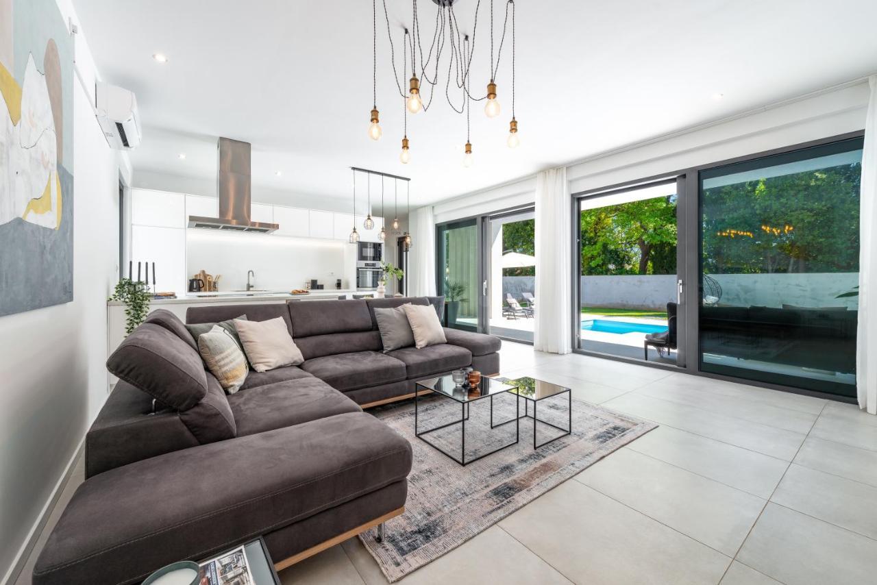 Villa Oasis - Your Luxury Home Away From Home Celopeci Екстериор снимка