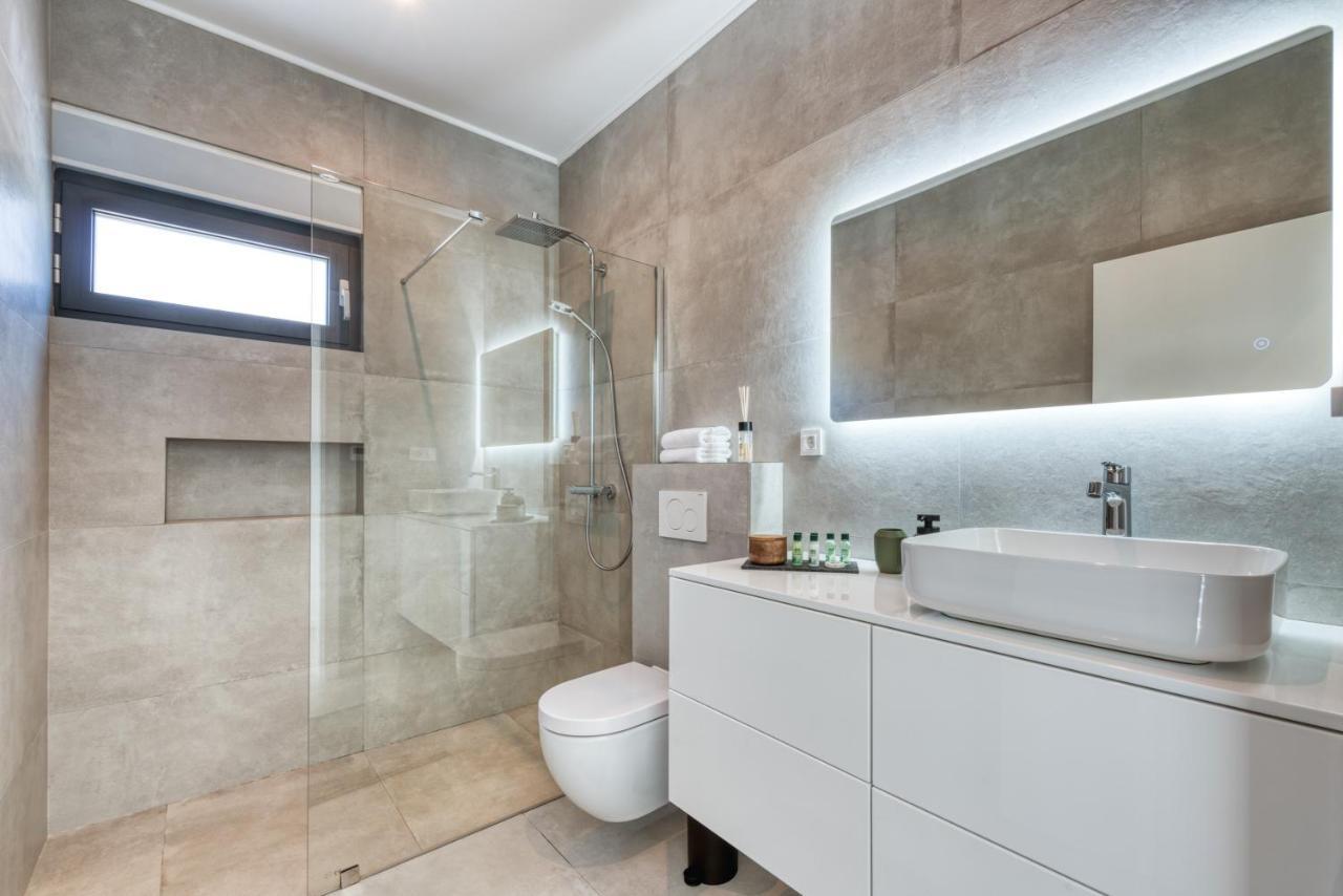 Villa Oasis - Your Luxury Home Away From Home Celopeci Екстериор снимка