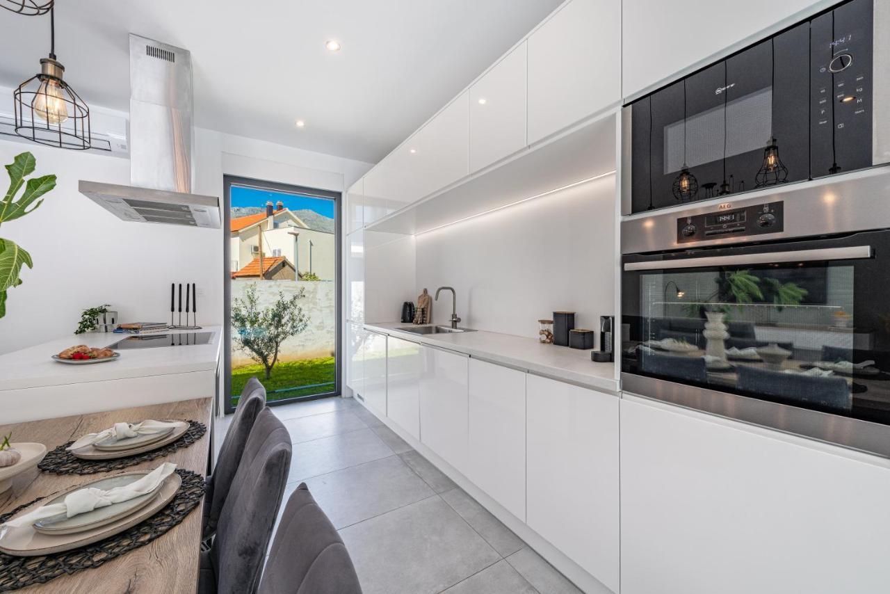 Villa Oasis - Your Luxury Home Away From Home Celopeci Екстериор снимка
