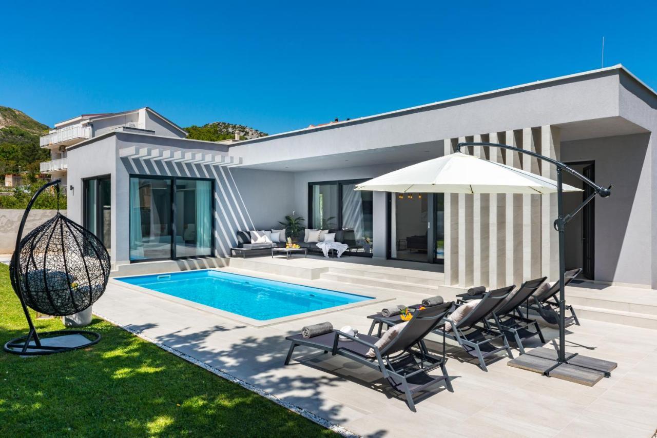 Villa Oasis - Your Luxury Home Away From Home Celopeci Екстериор снимка