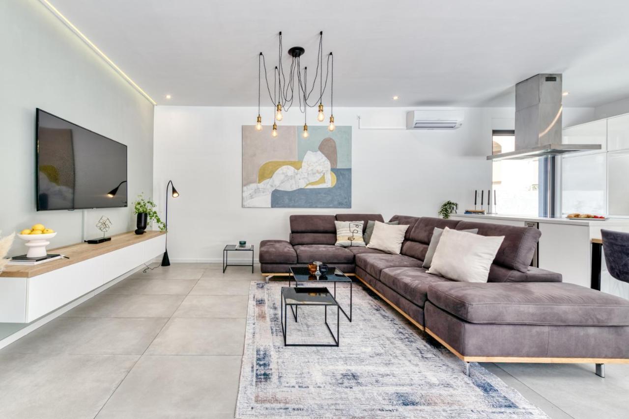 Villa Oasis - Your Luxury Home Away From Home Celopeci Екстериор снимка