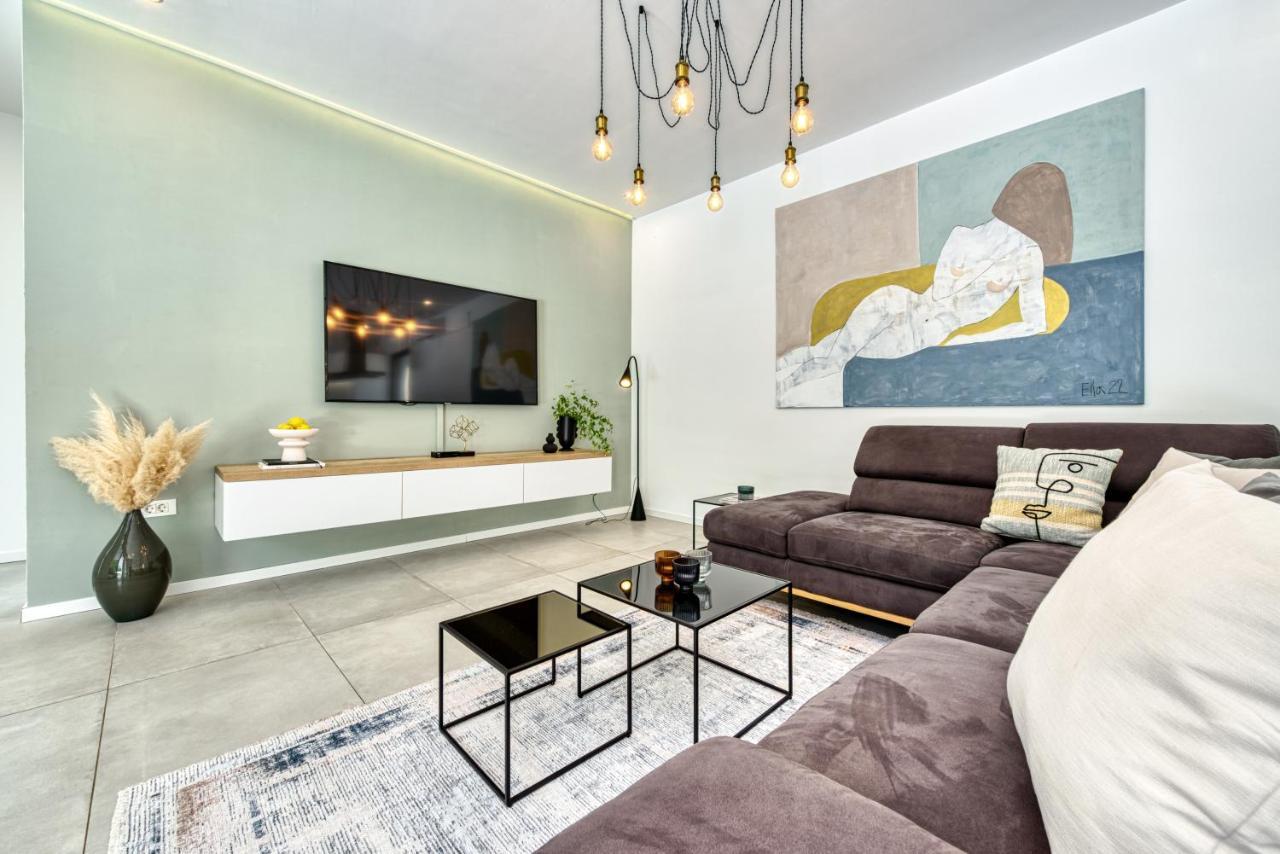 Villa Oasis - Your Luxury Home Away From Home Celopeci Екстериор снимка