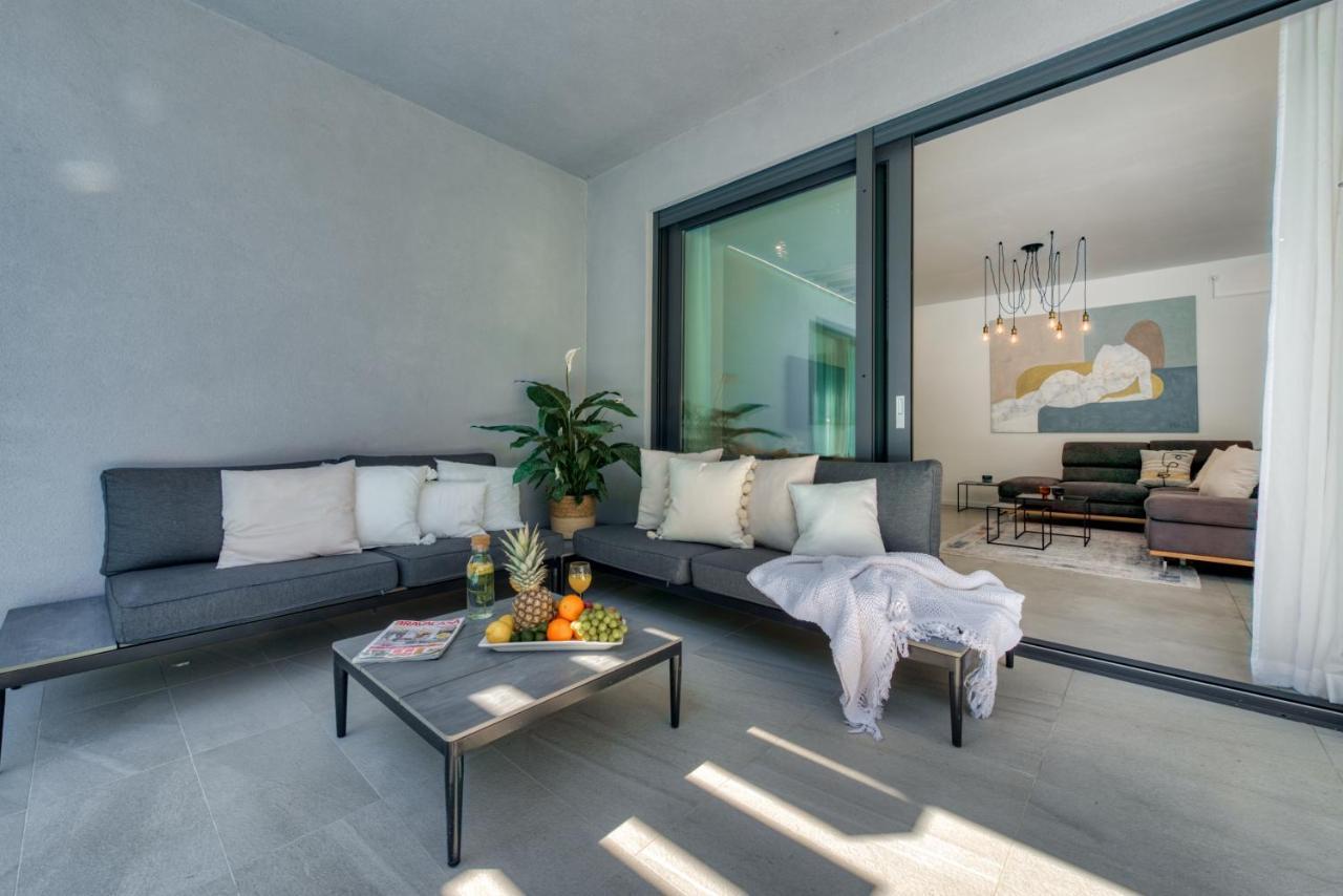 Villa Oasis - Your Luxury Home Away From Home Celopeci Екстериор снимка