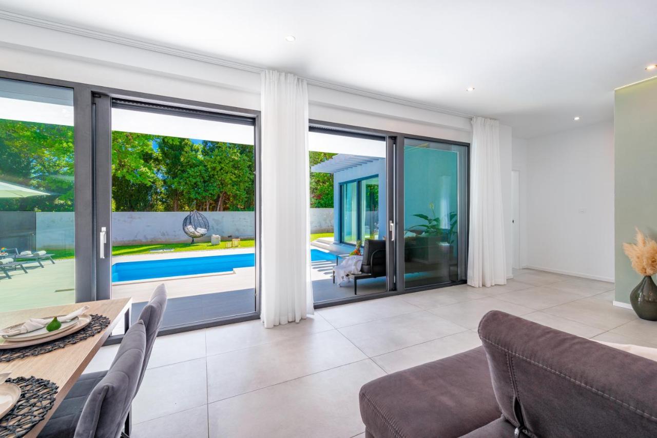 Villa Oasis - Your Luxury Home Away From Home Celopeci Екстериор снимка