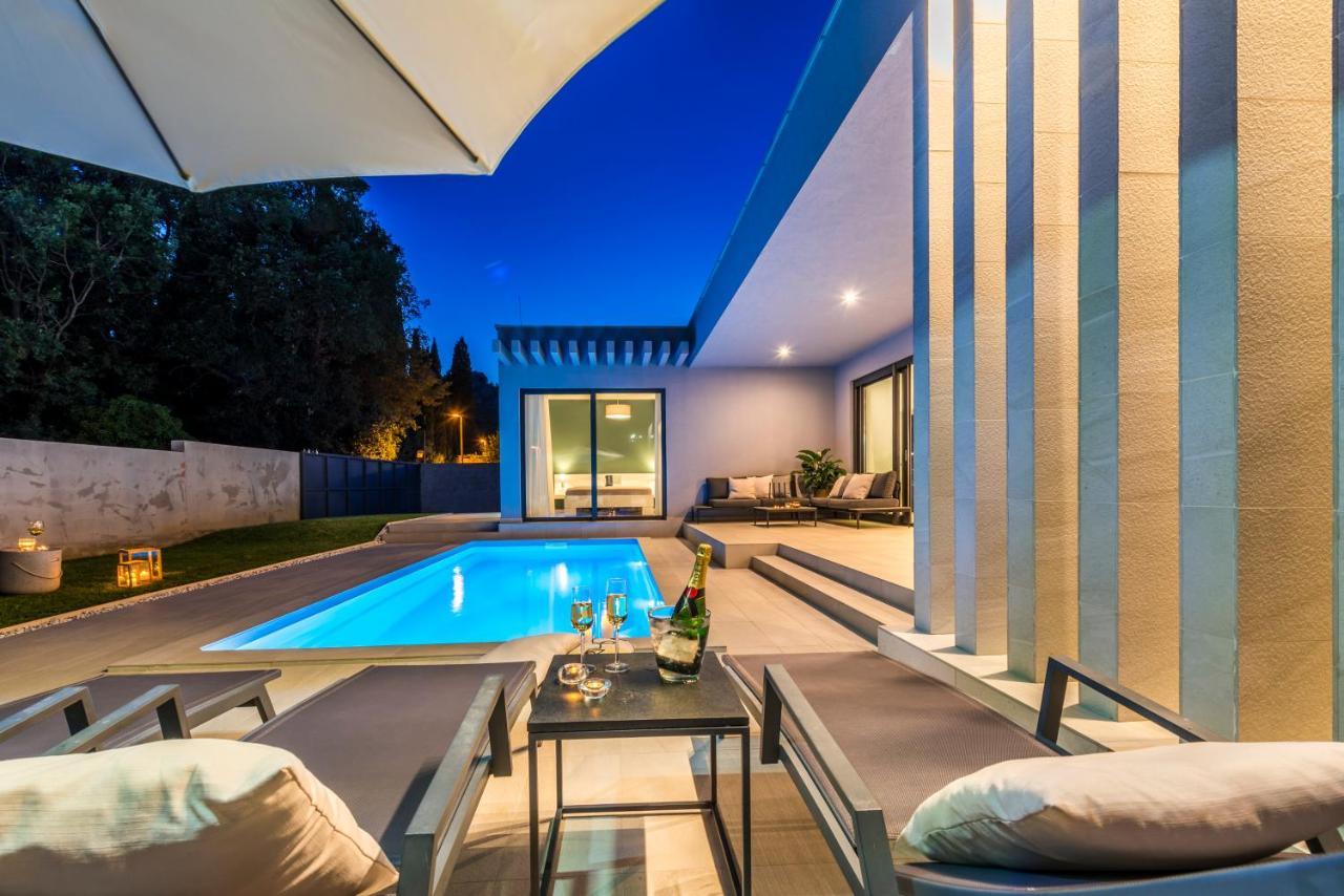 Villa Oasis - Your Luxury Home Away From Home Celopeci Екстериор снимка