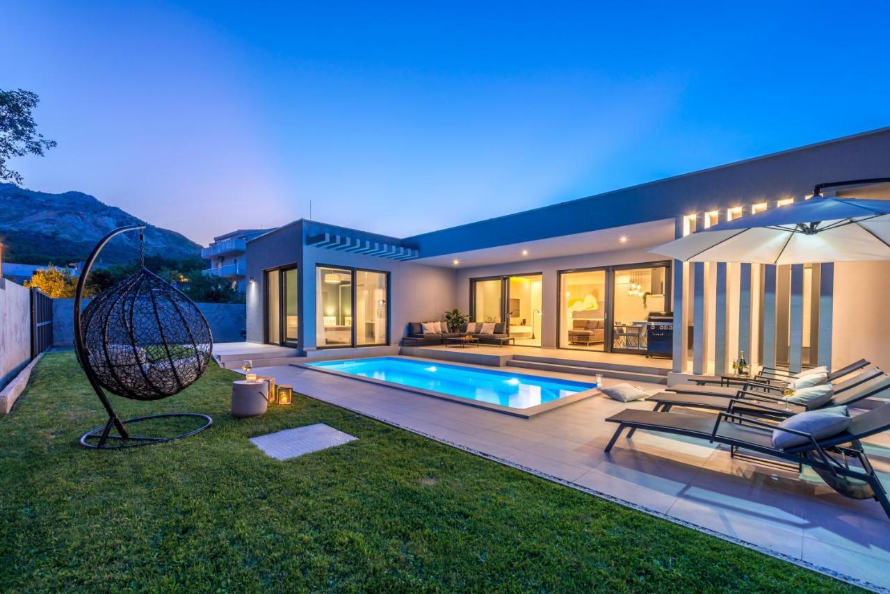 Villa Oasis - Your Luxury Home Away From Home Celopeci Екстериор снимка